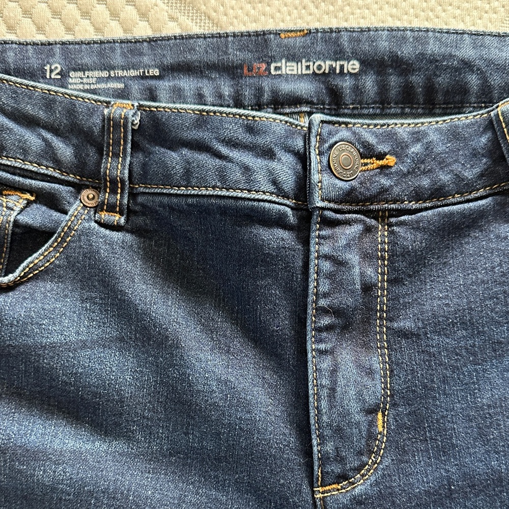 Liz Claiborne women’s Dark Blue Straight Jeans